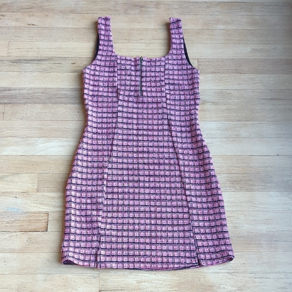 Topshop Dresses & Skirts - Topshop Women's Size 6 Pink and Black Tweed Mini Dress